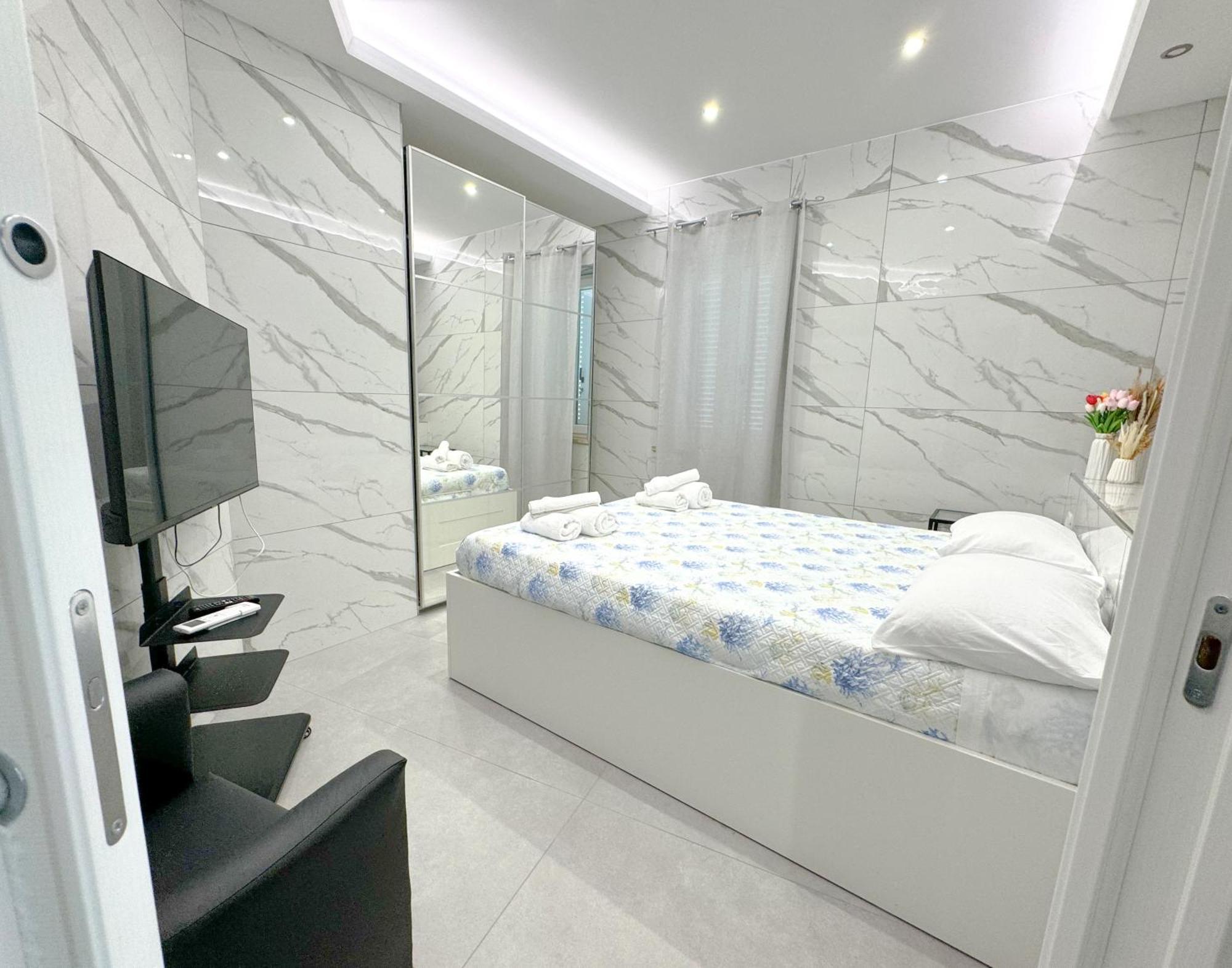 Marco House - Seaview Apartment - Fronte Mare - Casa Vacanza Anzio Bagian luar foto